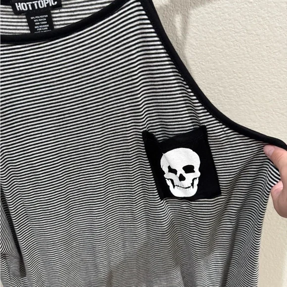 NWT Hot Topic Stripe Tank - Picture 4 of 5